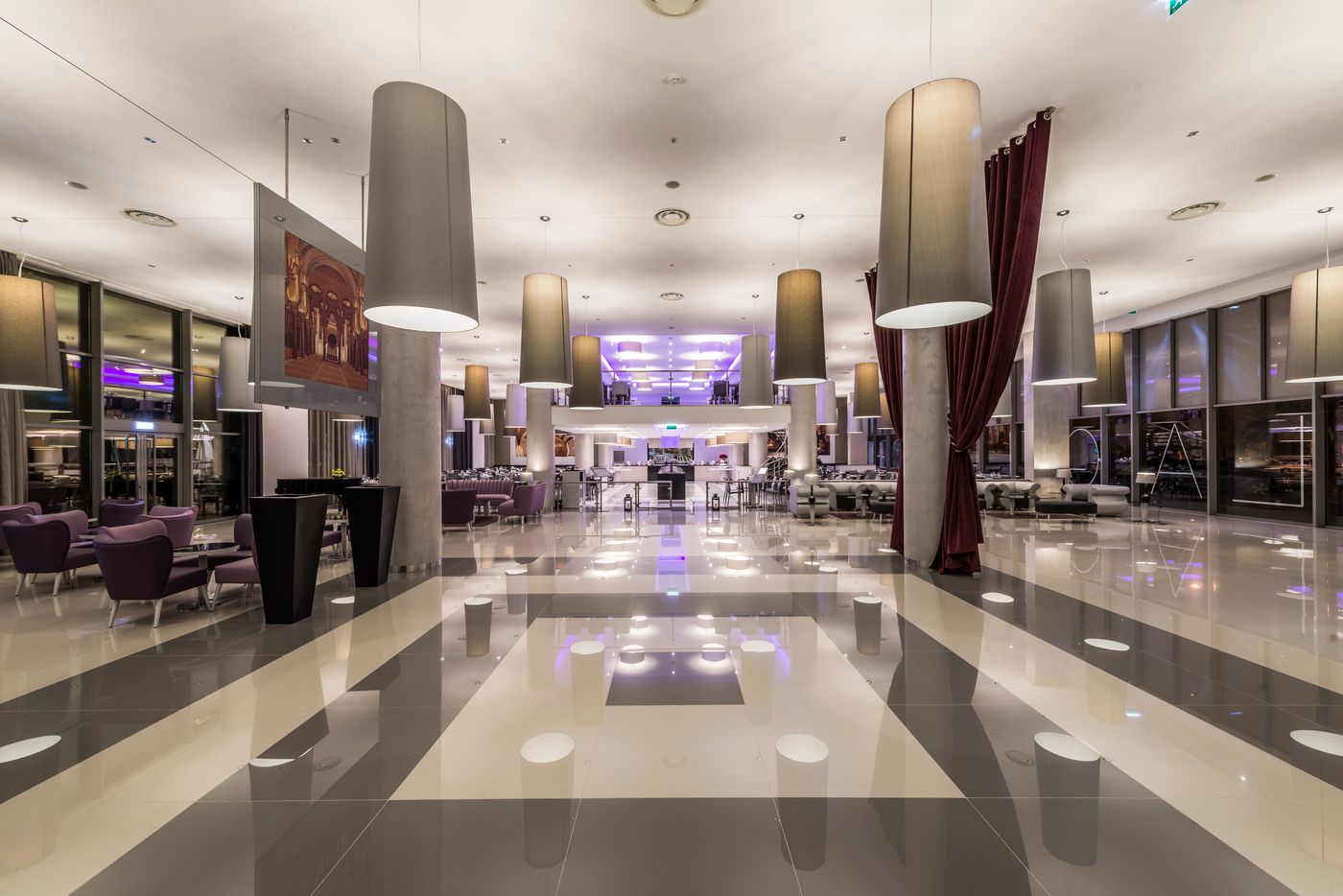 Vila-Gale-Evora-Lobby-4