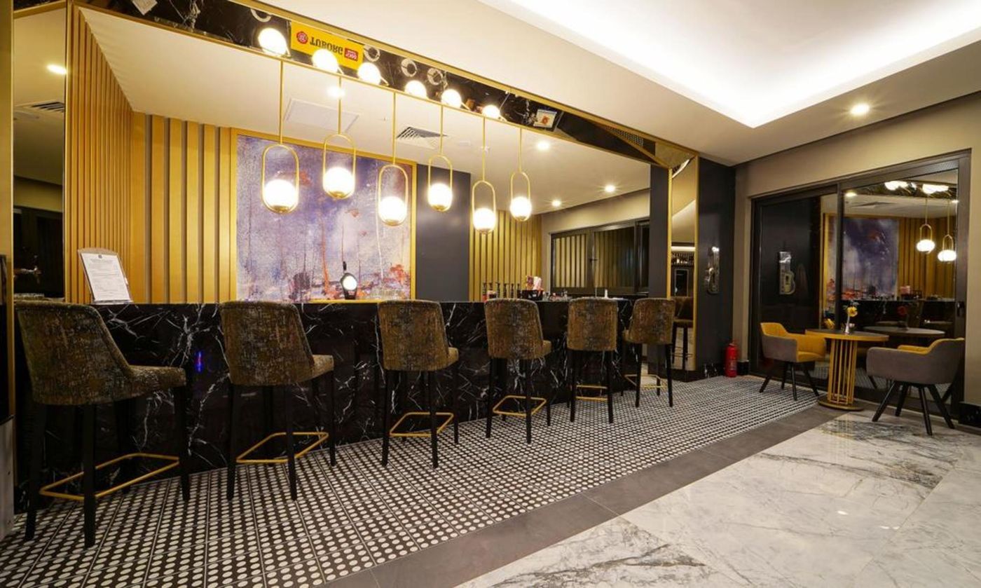 The-Raga-Side-Hotel-Bar-33