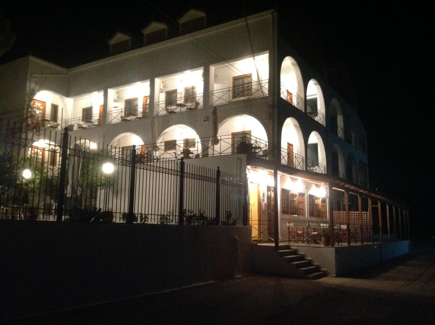 Travlos-Studios-General-view-8