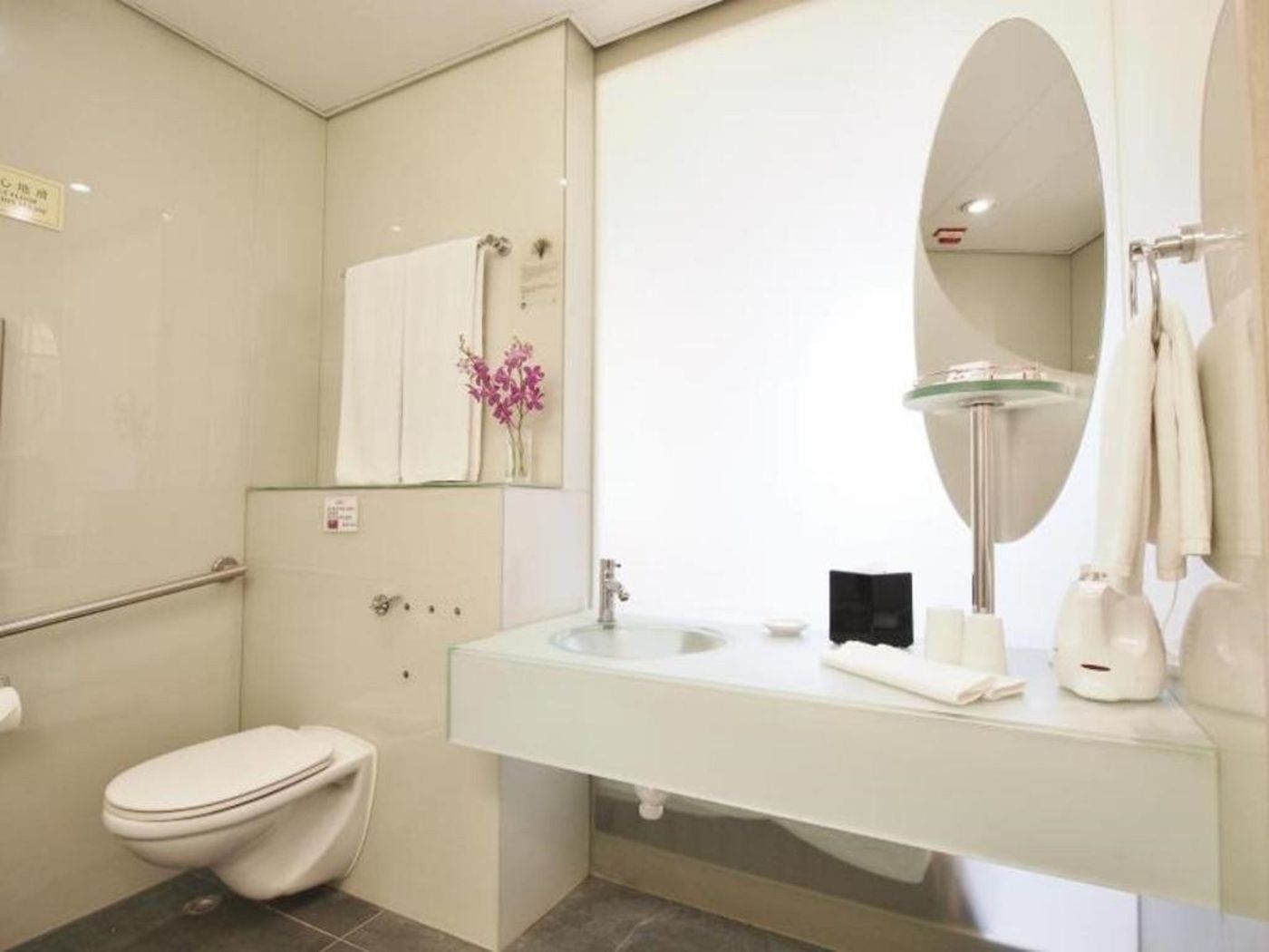 Winland-800-Hotel-Room-5