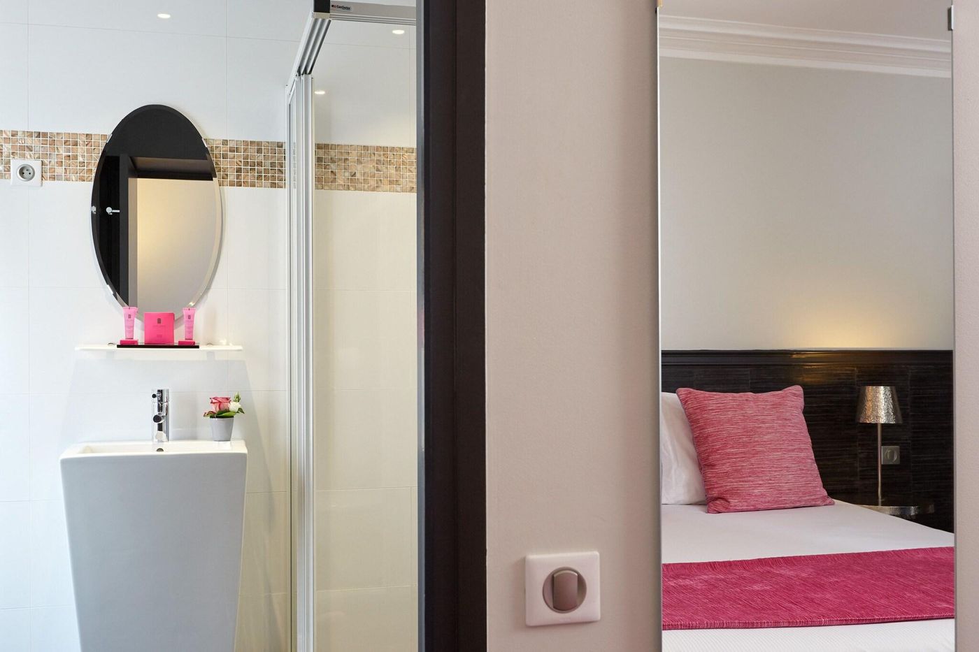 Antin-Trinite-Room-13