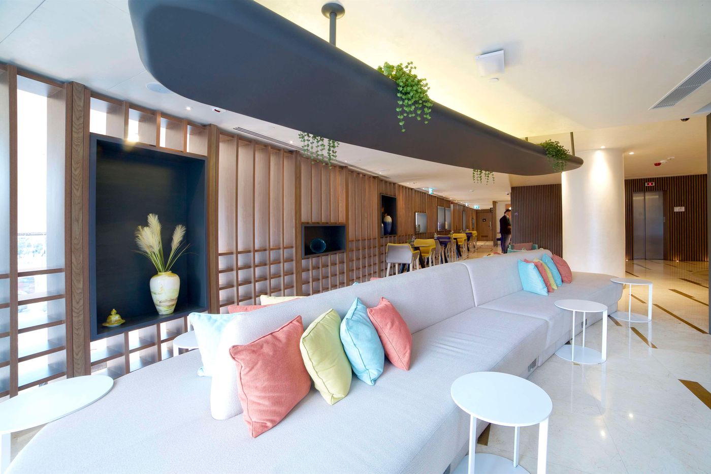 Hampton-by-Hilton-Istanbul-Old-City-Lobby-18