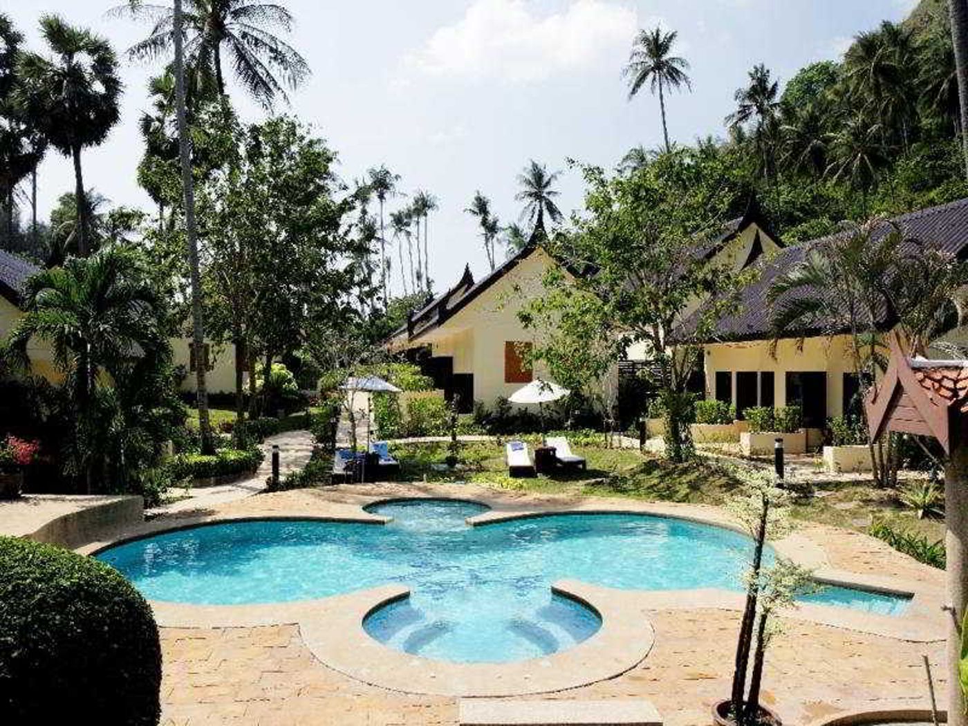 All-Seasons-Naiharn-Phuket-Pool-3