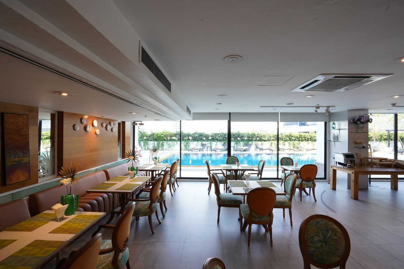 Bangkok-Lotus-Sukhumvit-33-By-Compass-Hospitalit-Restaurant-14