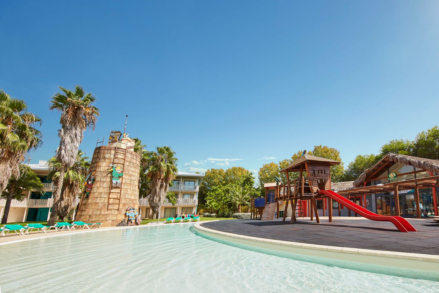 PortAventura-Hotel-Caribe---Theme-Park-Pool-8