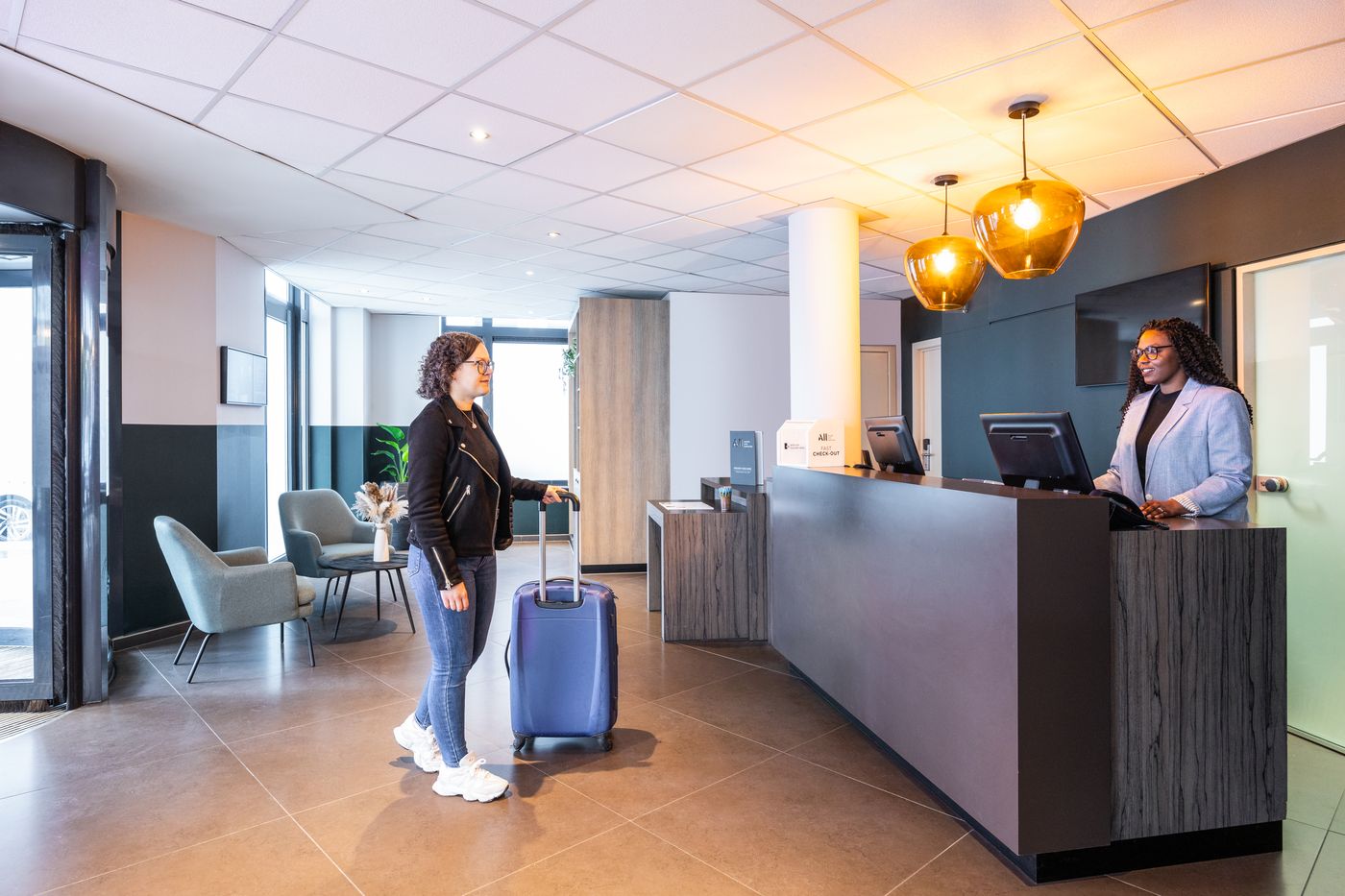 ibis-Styles-Brussels-Centre-Stephanie-Lobby-8