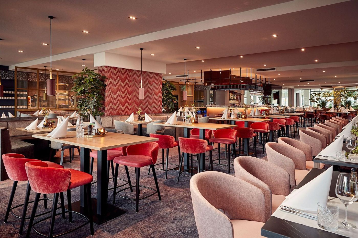 Hotel-Van-der-Valk-Haarlem-Restaurant-7