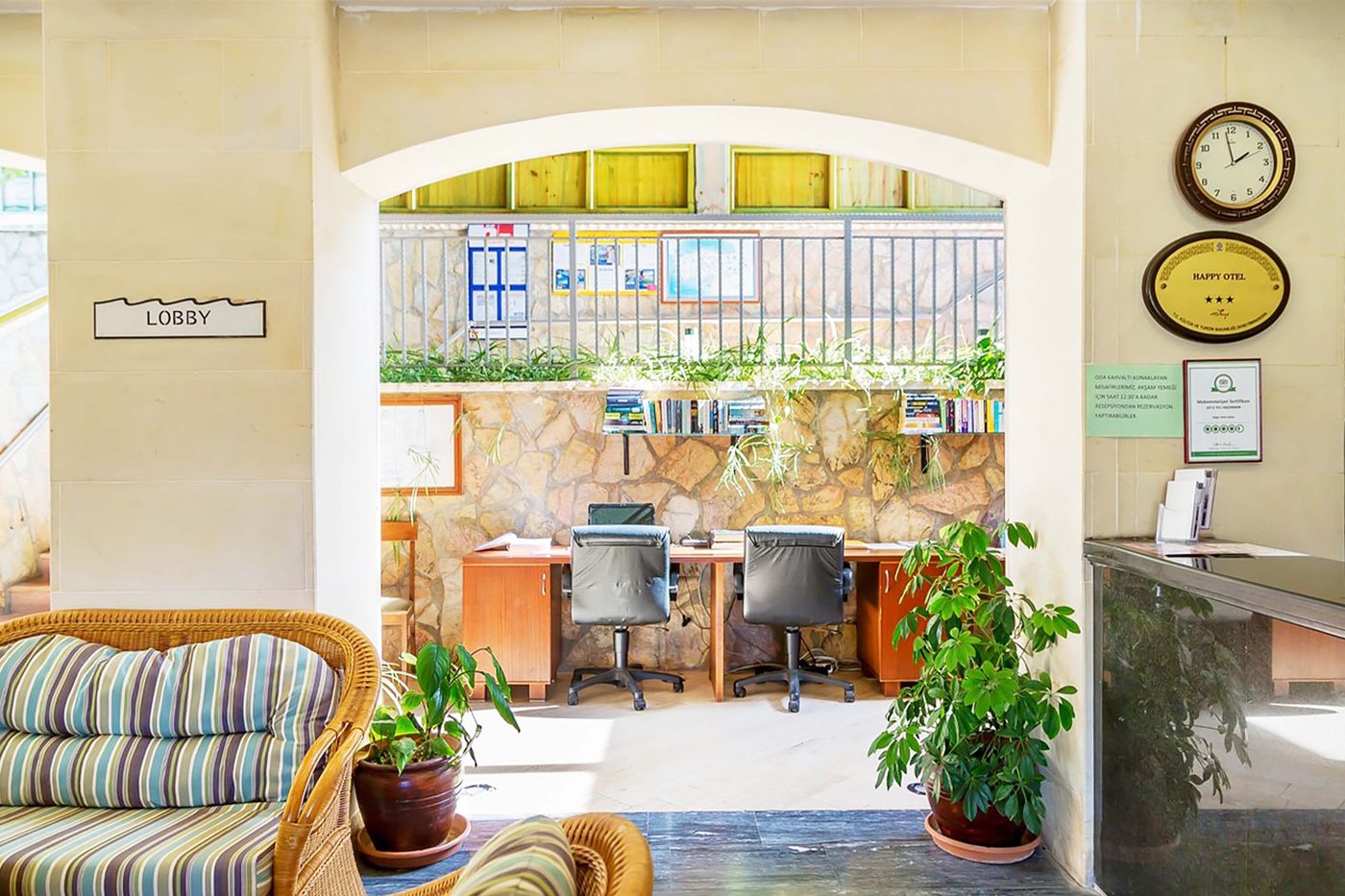 Happy-Kalkan-Lobby-47