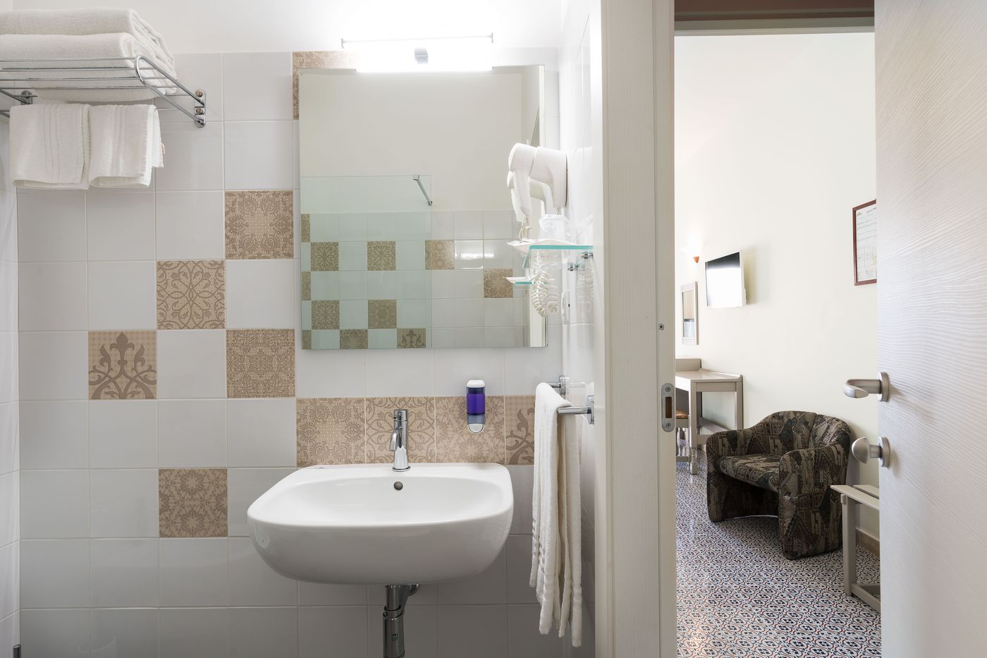 Saracen-Sands-Hotel---Congress-Centre-Room-51