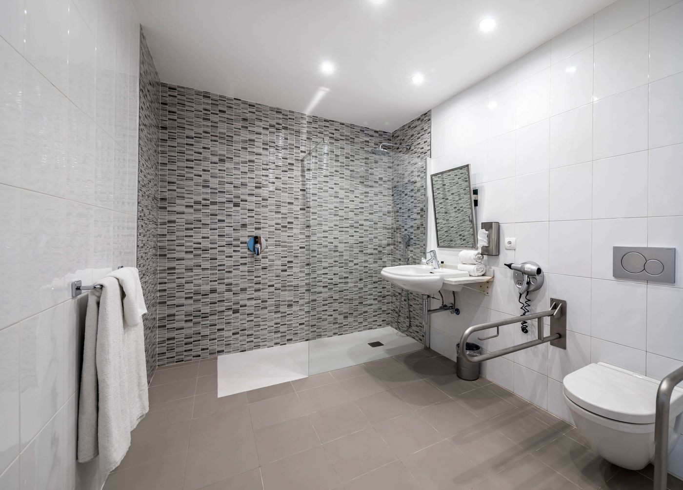 Hotel Puerta de Bilbao-Spain-BARAKALDO-Room-9