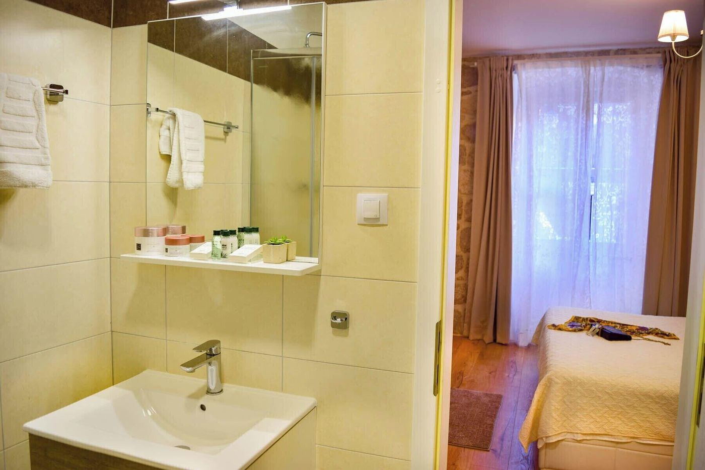 Rilati-Old-Town-Palace-Room-59