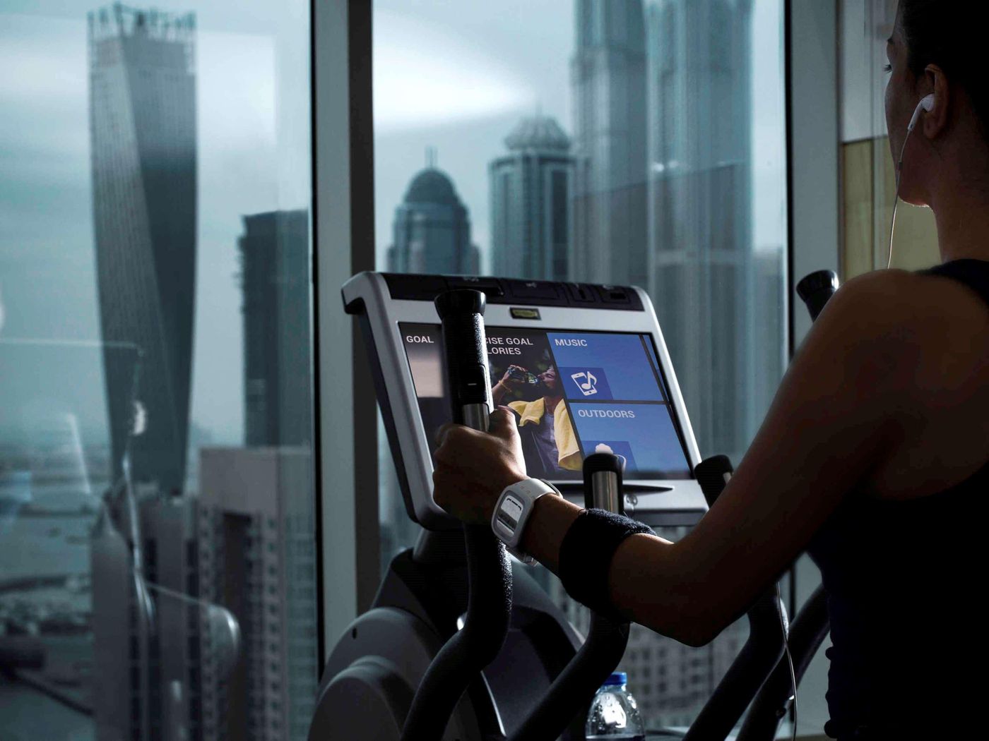 Pullman-Dubai-Jumeirah-Lakes-Towers-Sports-and-Entertainment-43