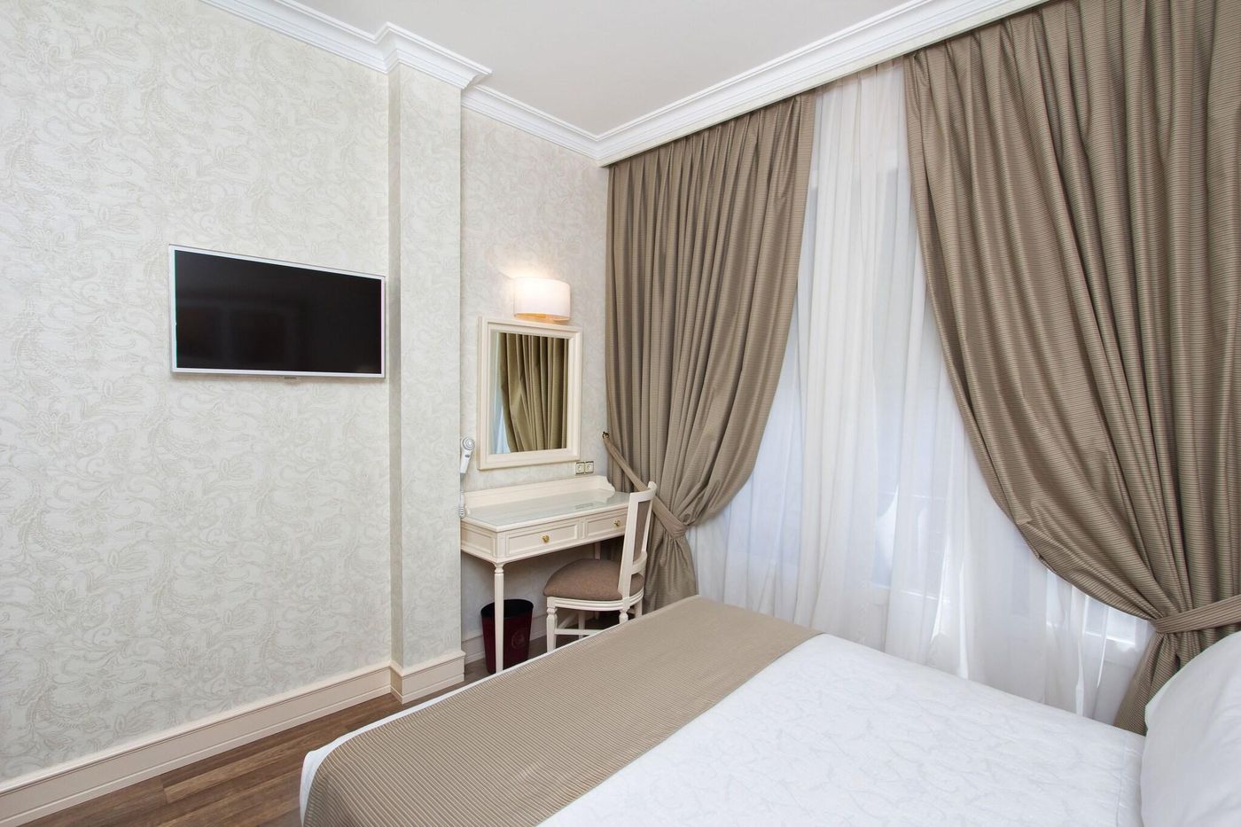 Hotel-Atlantico-Room-16