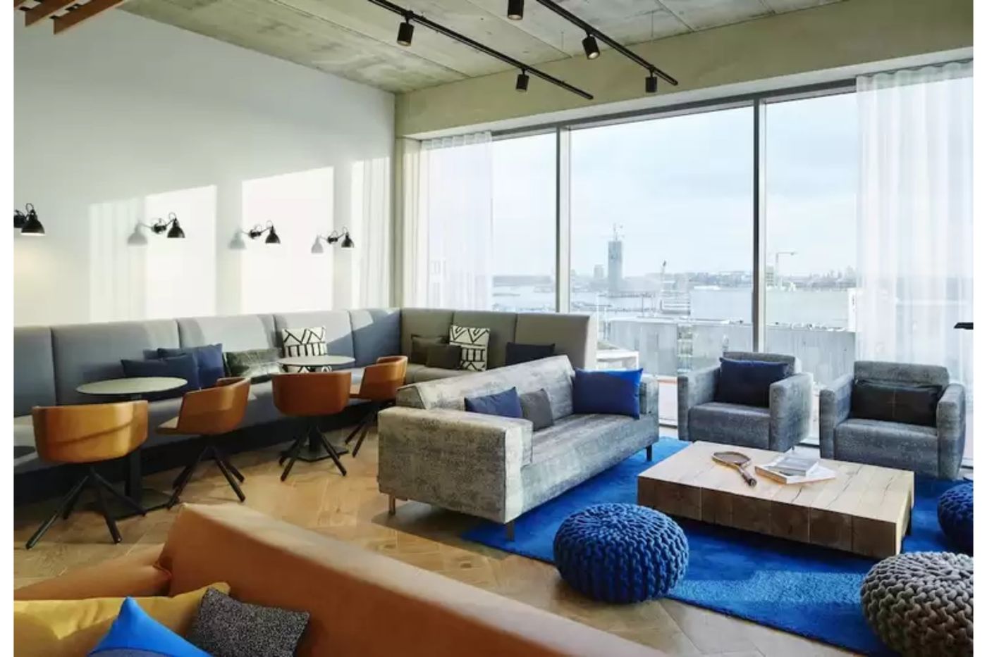 Residence-Inn-Amsterdam-Houthavens-Lobby-17