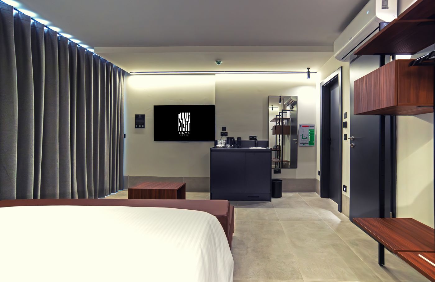ONYX-HOTEL-Room-12