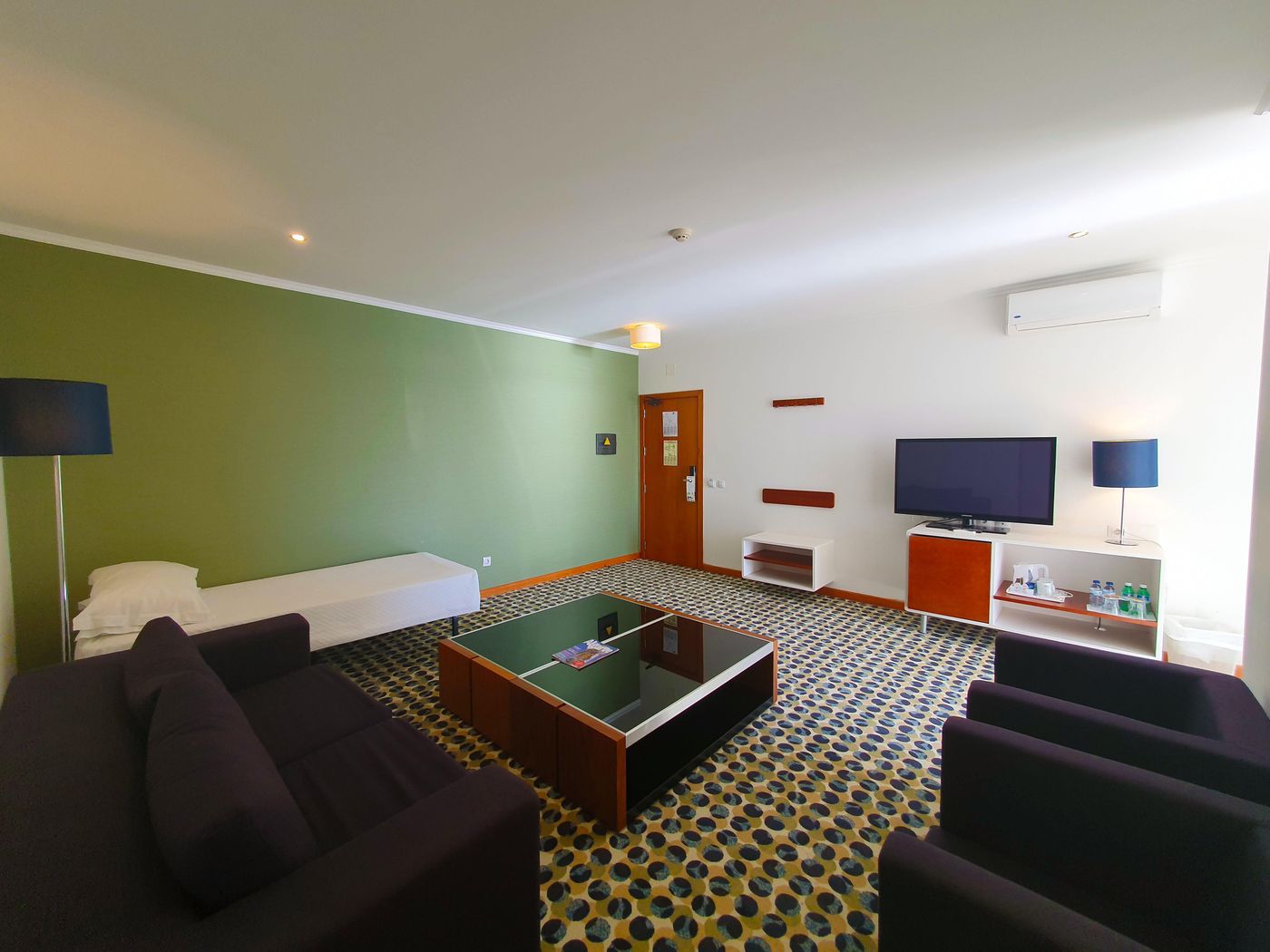 Holiday-Inn-Algarve-Room-20