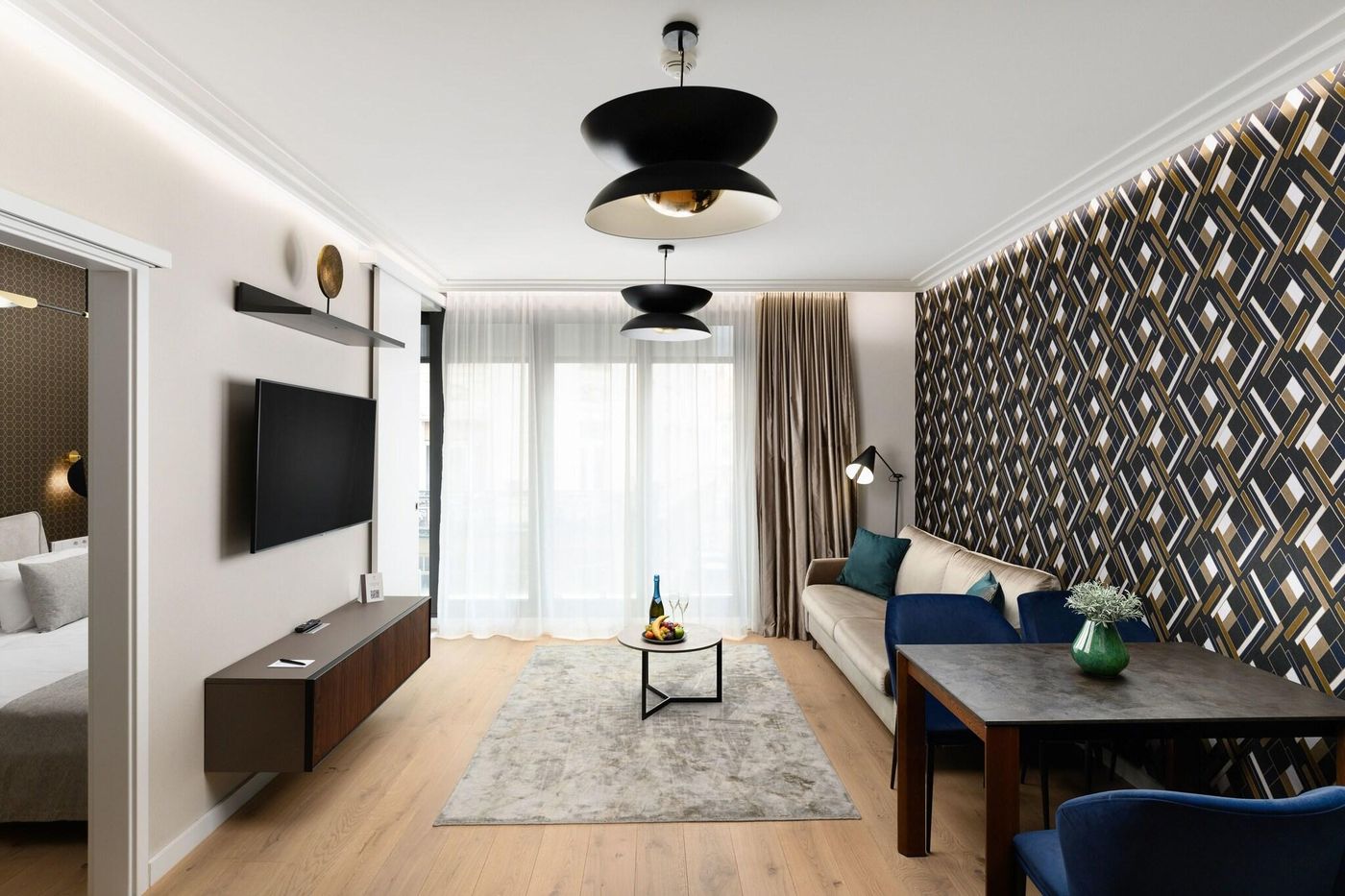 Hotel-Emerald---Suites-Room-34