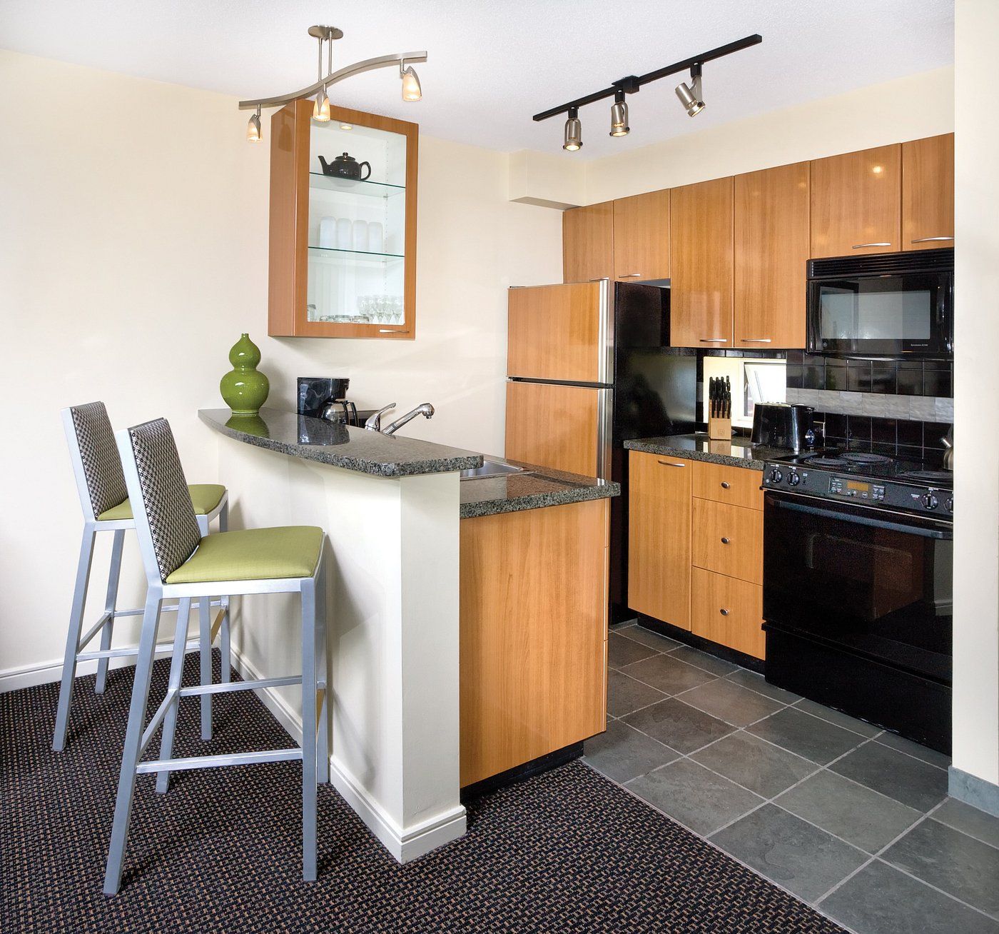 WorldMark-Vancouver-The-Canadian-Room-18