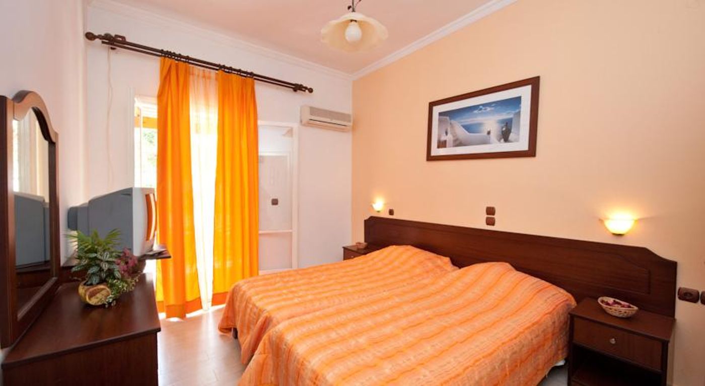 Marina Apartments & Studios