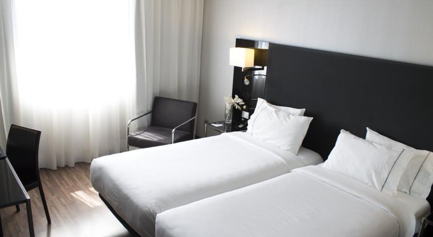 AC-Madrid-Feria-Room-38