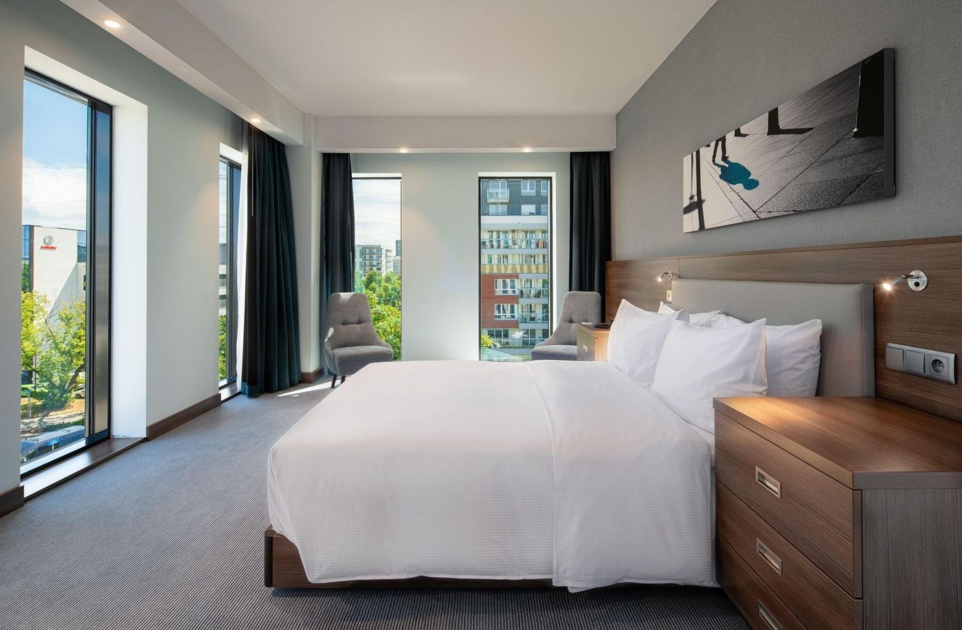 Hampton-by-Hilton-Warsaw-Mokotow-Room-7