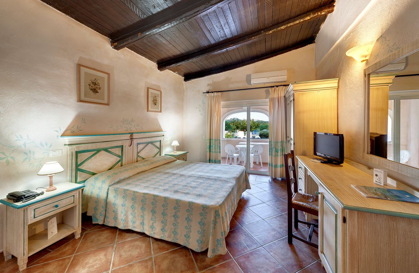 Colonna-Beach-Hotel---Residence-Room-14