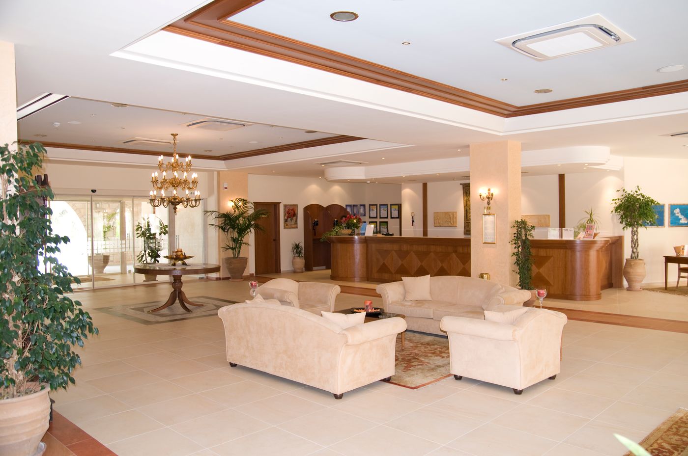 Aegean-Melathron-Thalasso-Spa-Hotel-Lobby-61