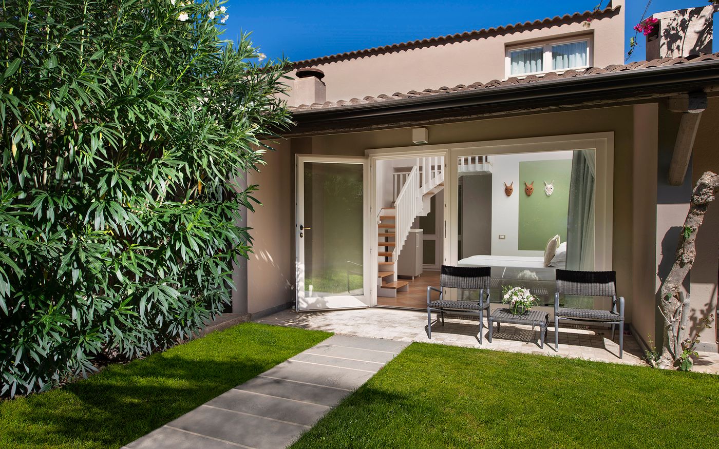 Chia-Laguna---Hotel-Village-Room-9