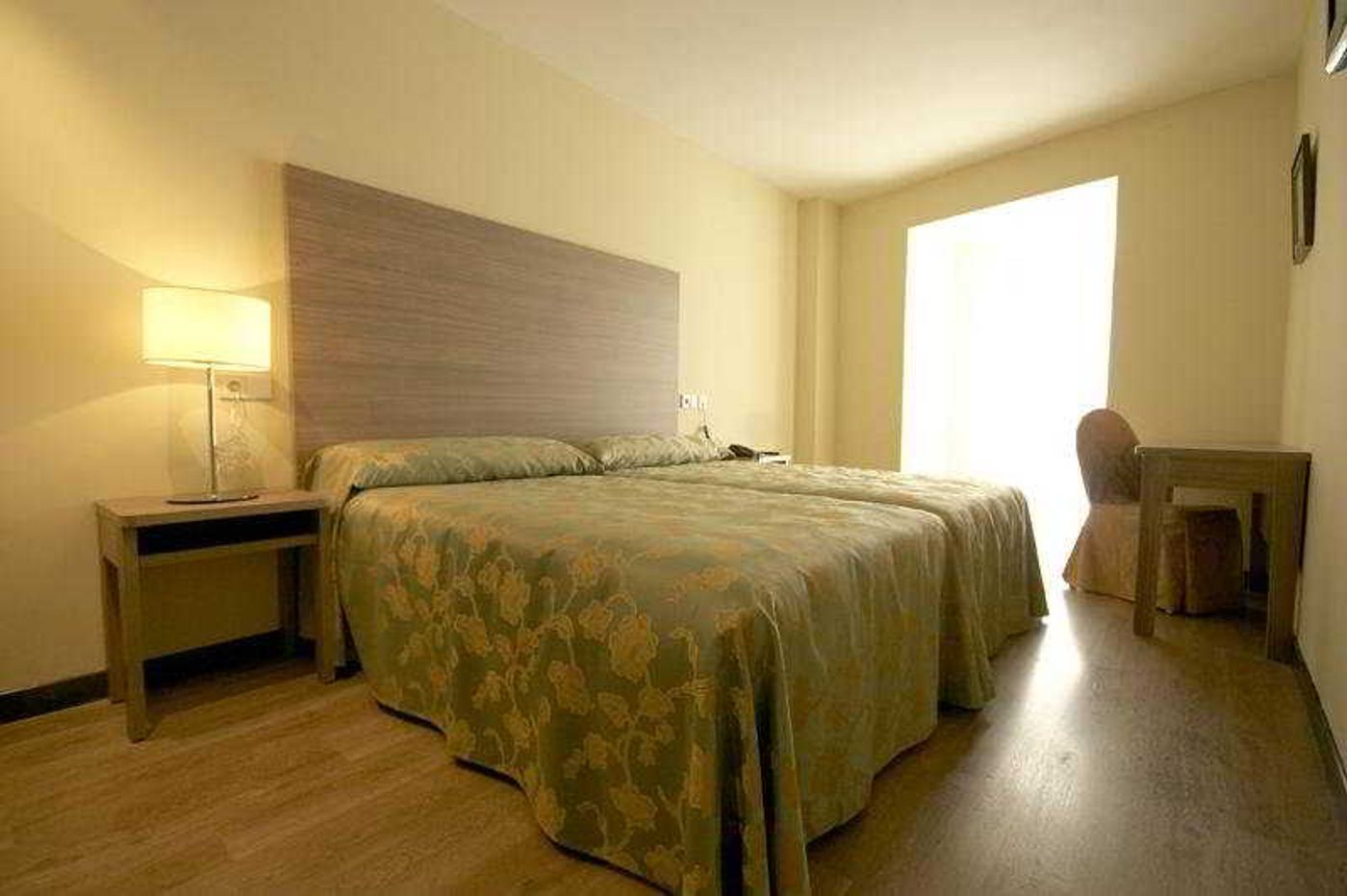 Centro Los Braseros-Spain-BURGOS-Room-10