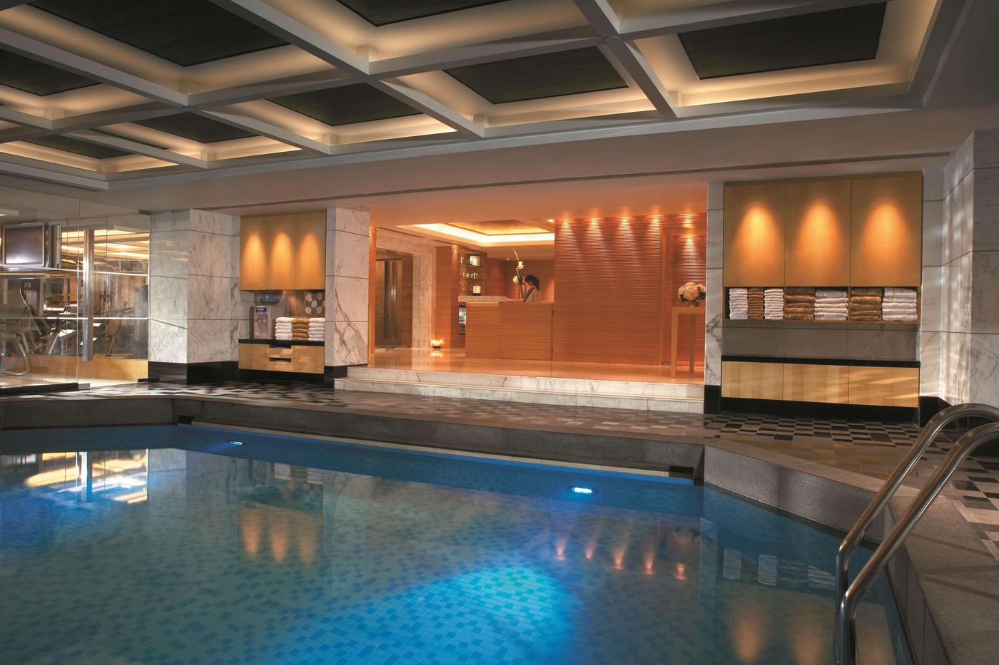 Kowloon-Shangri-La-Hong-Kong-Pool-65