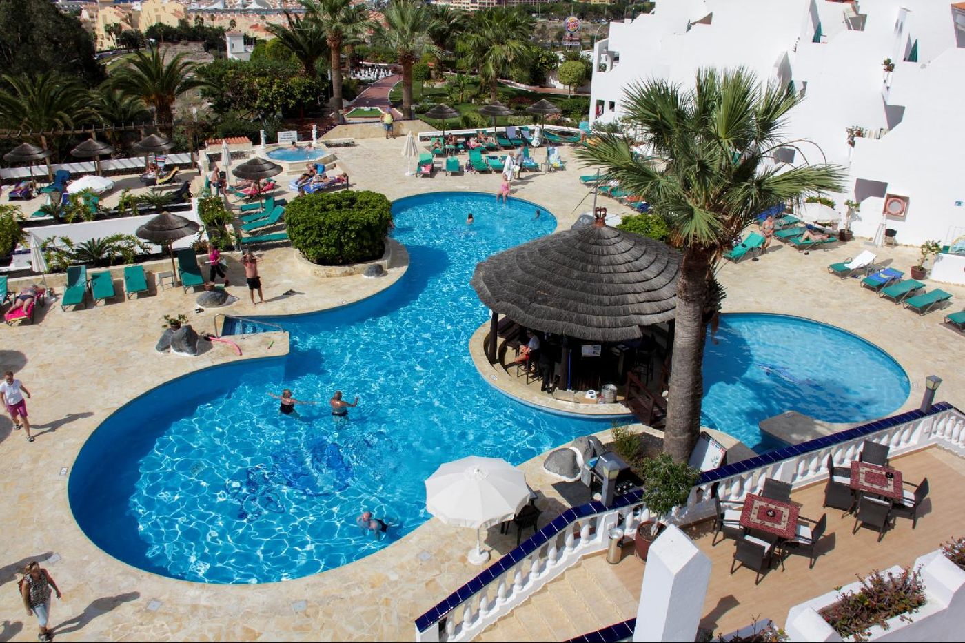 Regency-Torviscas-Apartments-Suites-Pool-2