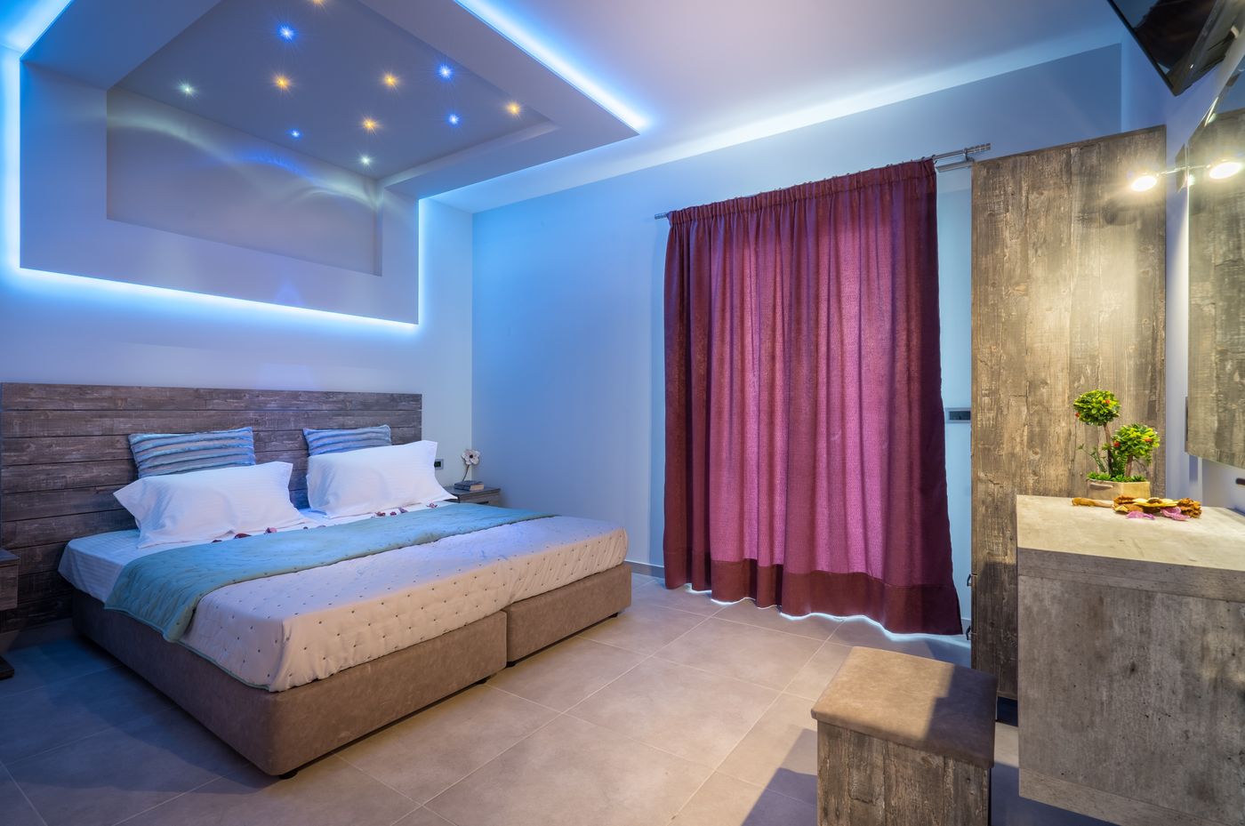 Savvas Luxury Suites