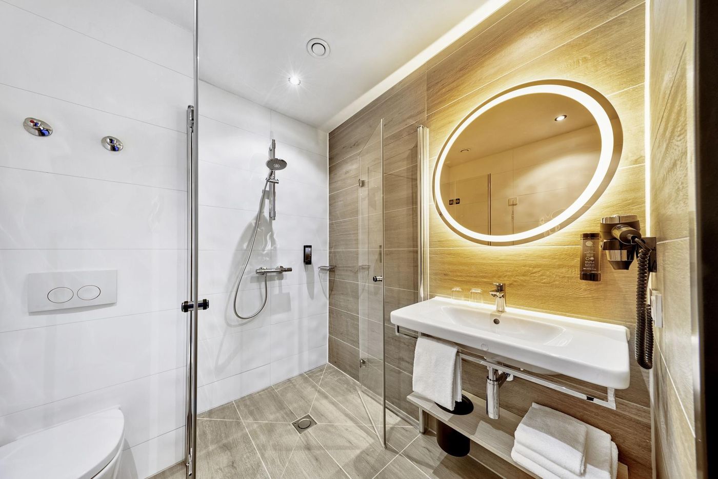 H2 Hotel Dusseldorf Seestern - Germany - DÃ¼sseldorf - Room - 3