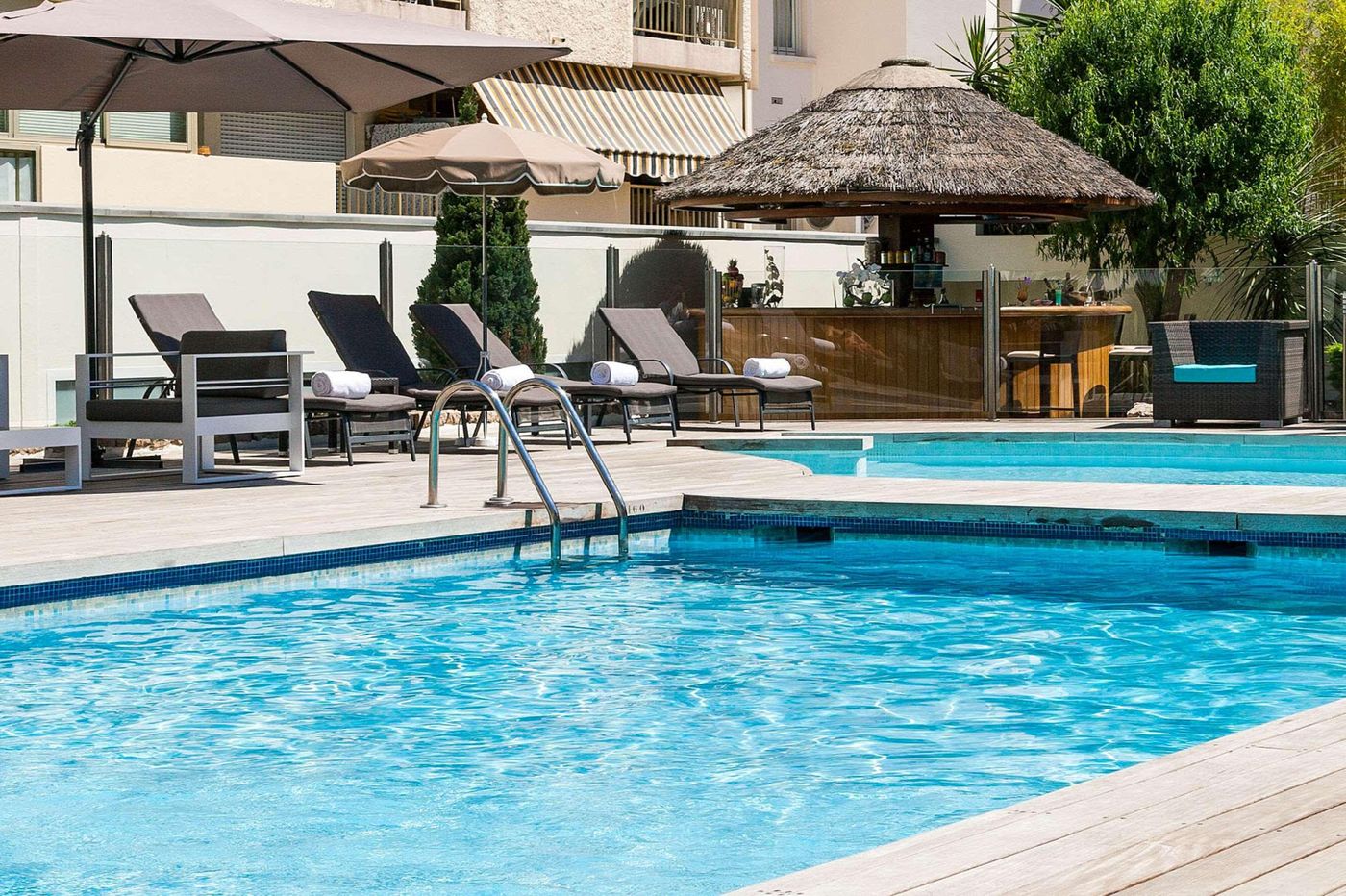 Neho-Suites-Cannes-Croisette-Pool-6