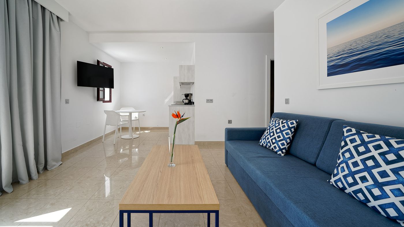 Broncemar-Beach-Room-37