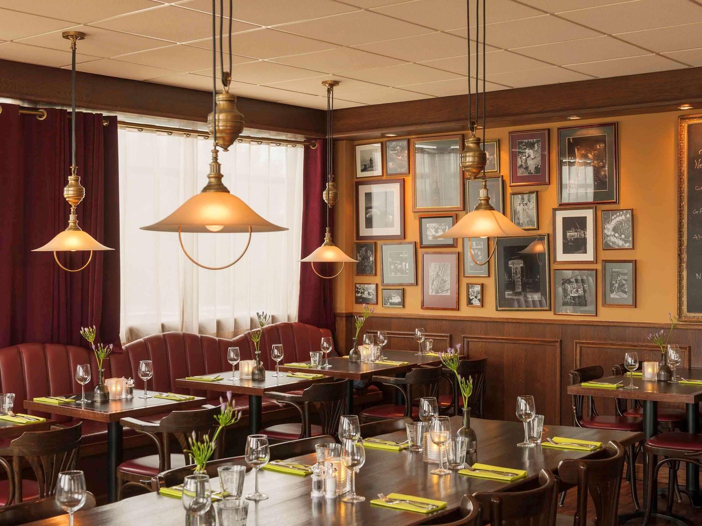 ibis-Schiphol-Amsterdam-Airport-Restaurant-48