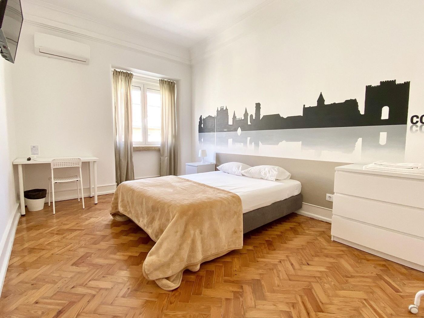 Home-Out-Rooms---Apartments-Room-112