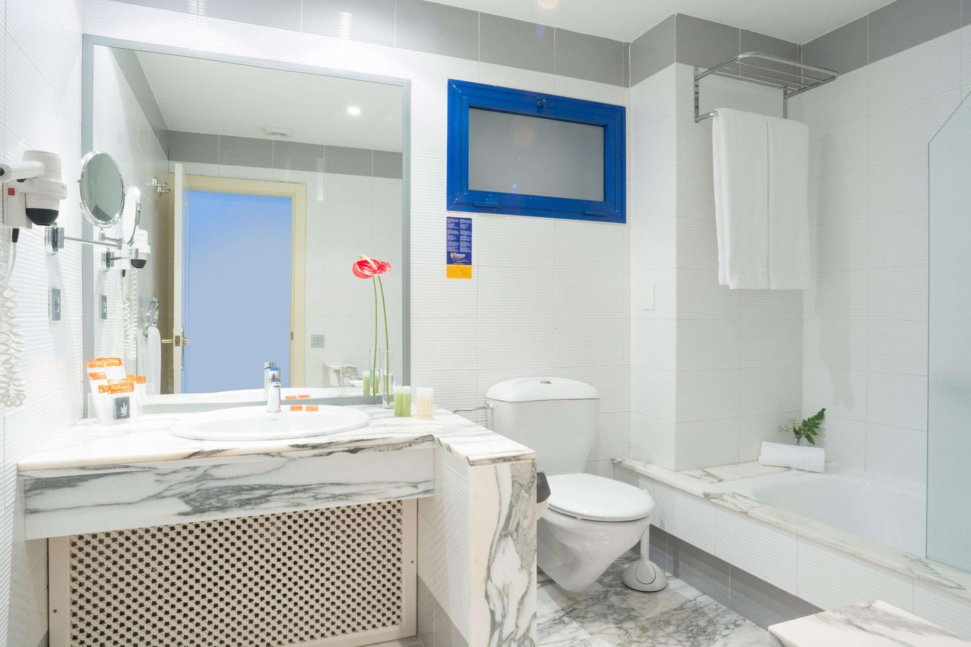 TUI-BLUE-Suite-Princess--Adults-Only--Room-28