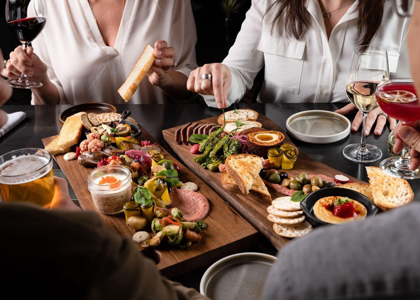 Delta-Hotels-By-Marriott-Vancouver-Downtown-Suites-Restaurant-43