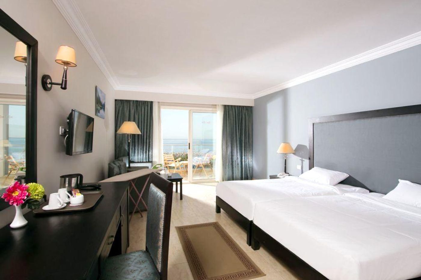 Caesar Palace Hotel and Aqua Park (ex Mirage Aqua Park)