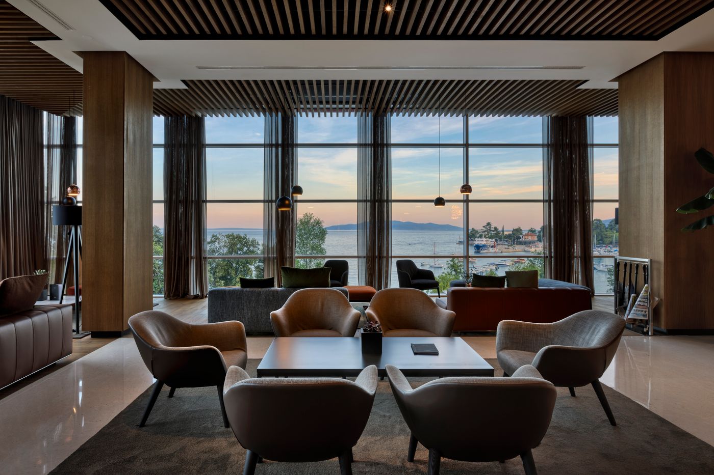 Remisens-Premium-Hotel-Ambasador-Lobby-43