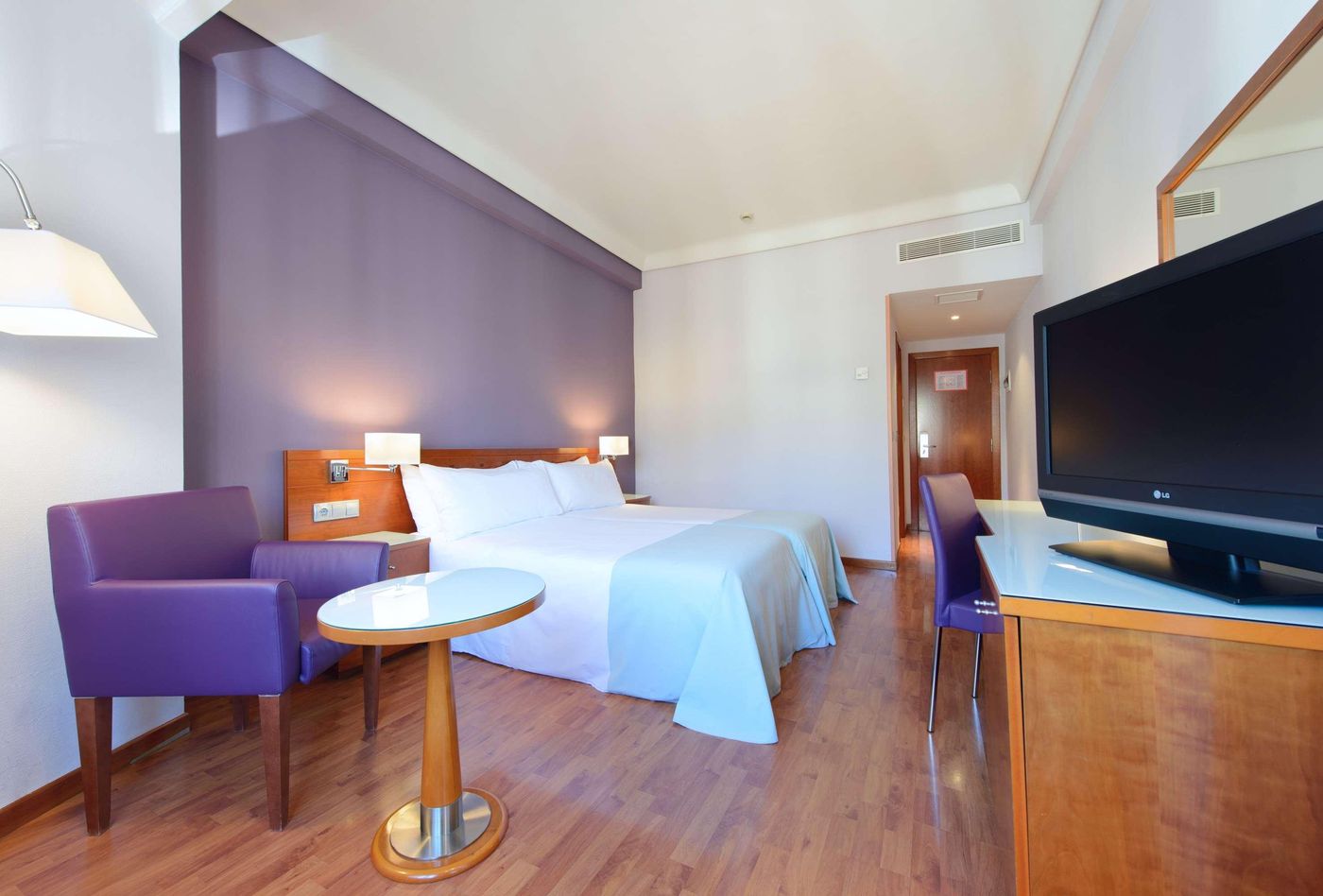 Hotel-Madrid-Centro-Affiliated-by-Melia-Room-17