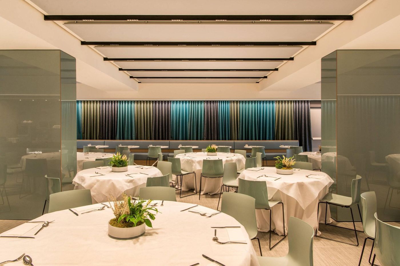 Four-Points-By-Sheraton-Venice-Mestre-Restaurant-30