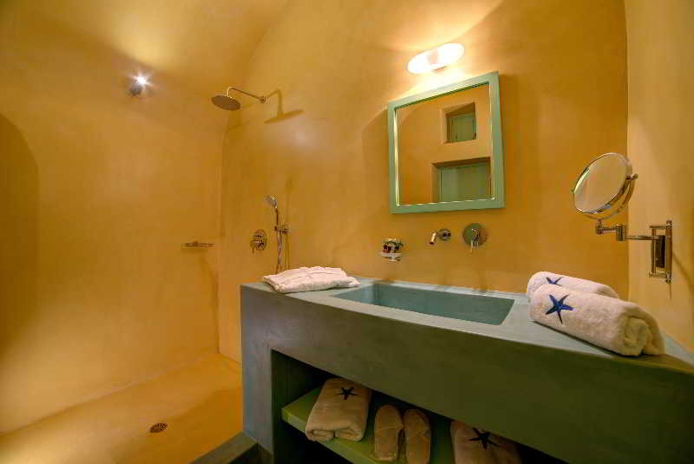 Santorini-Royal-Suites-Room-13