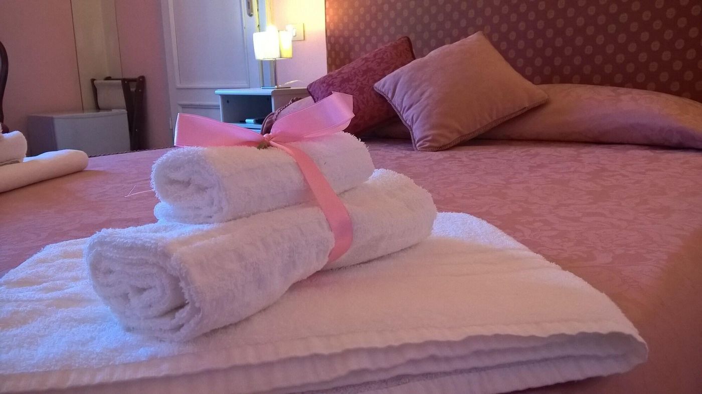 B---B-La-Mimosa-Room-22