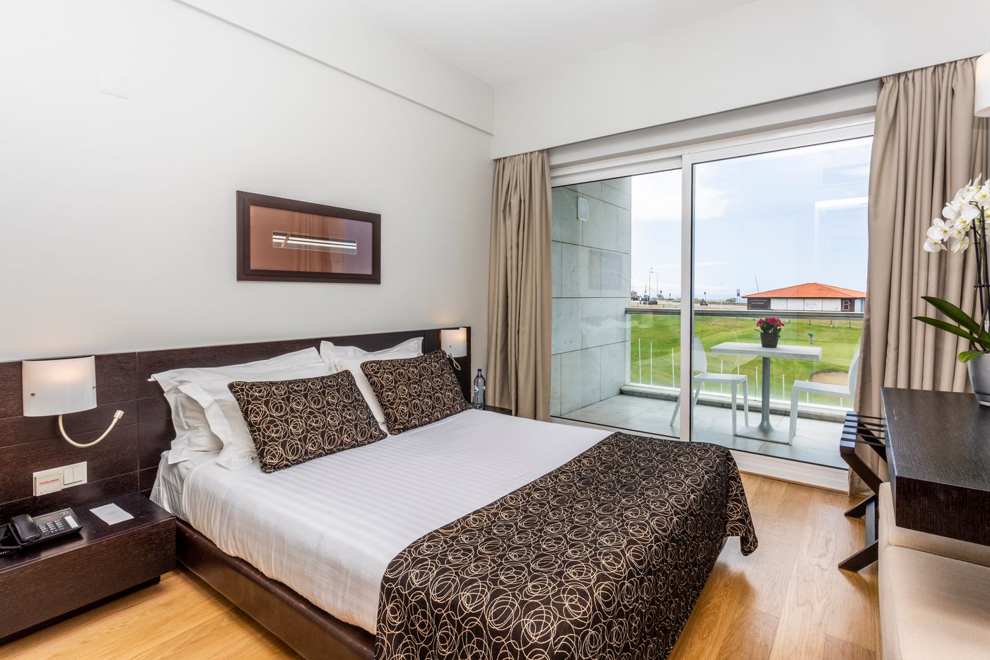 Crowne-Plaza-Caparica-Lisbon-Room-7