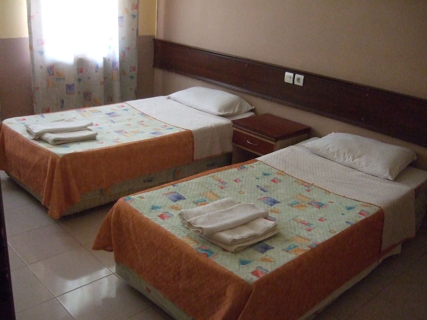 Club Sunset Apartments