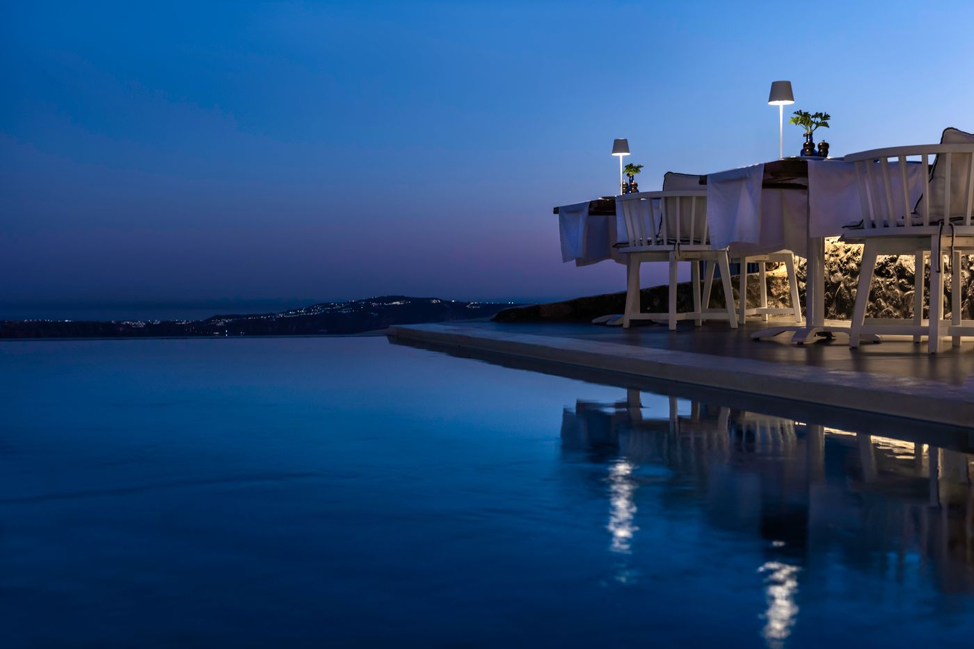 Mythical-Blue-Luxury-Suites-Restaurant-10