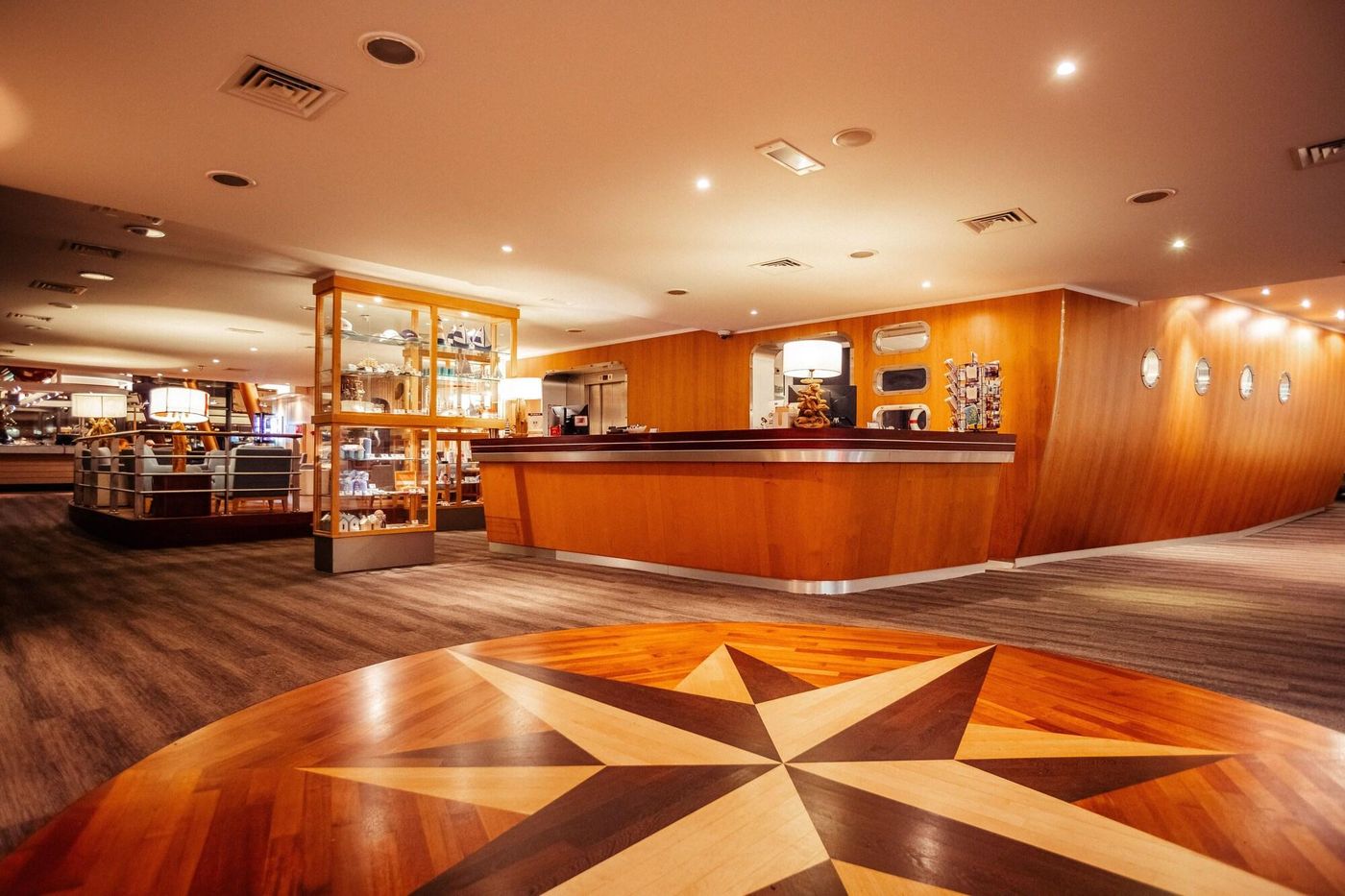 Delta-Netherlands-VLAARDINGEN -Lobby-9