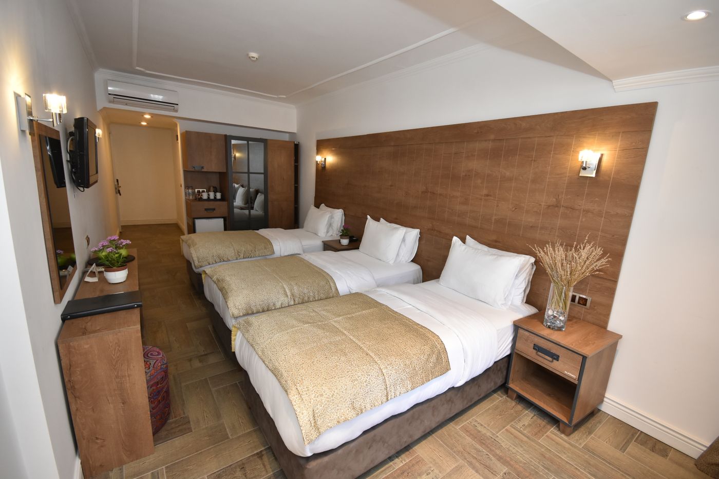 Aurasia Beach Hotel (ex Malibu Beach) 